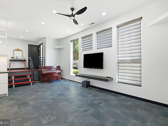 5th image of 900 20th St S