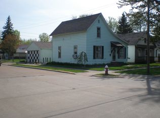 816 E 3rd St, Port Clinton, OH 43452