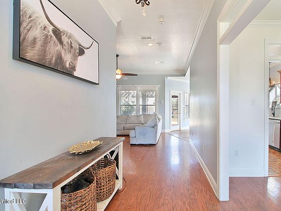4th image of 15392 Summerfield Dr