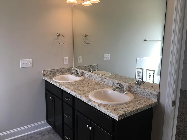 Double vanity master bathroom