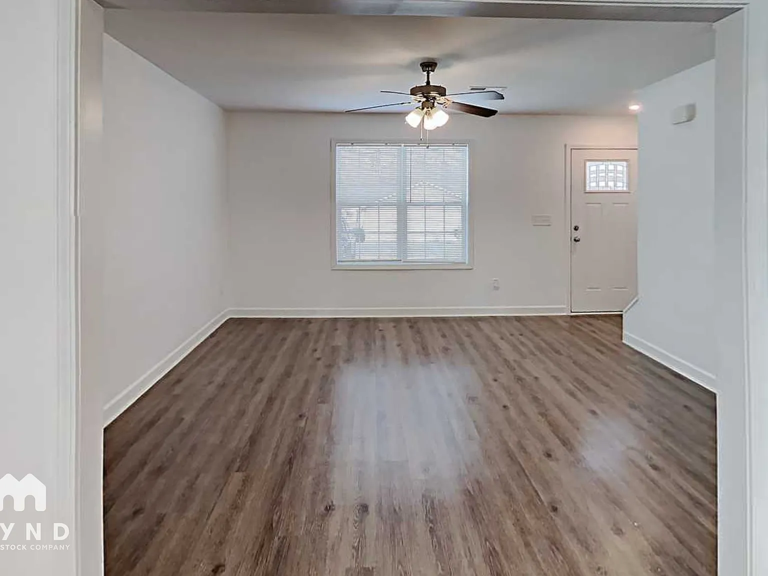 3 bed, 2.5 bath, 1260 sqft, $1,600 — Photo 3