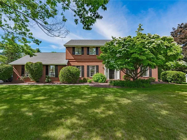 2855 Meadow Ln N, Schnecksville, PA 18078