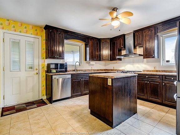 4th image of 1833 Saint Luke Rd