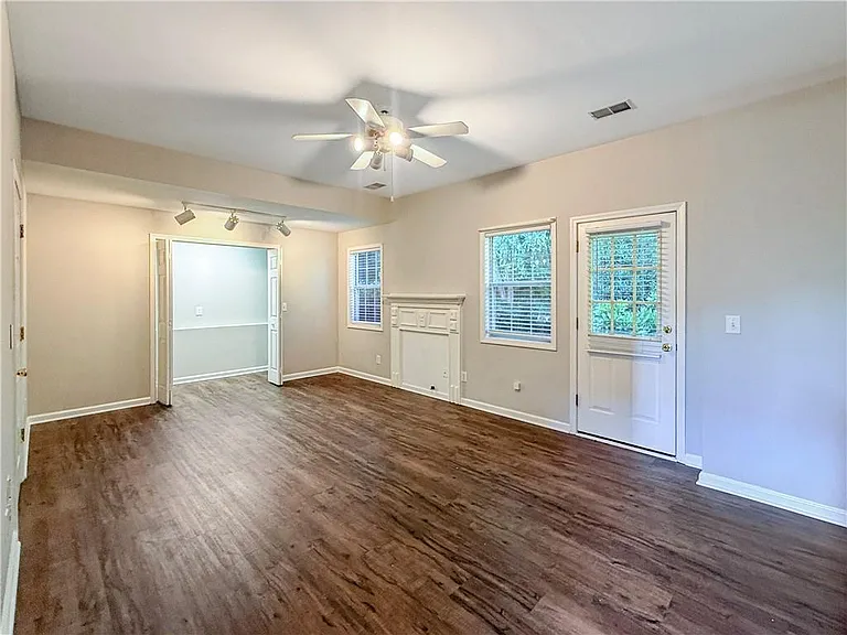 5885 Sarah Orr Ln — Photo 22
