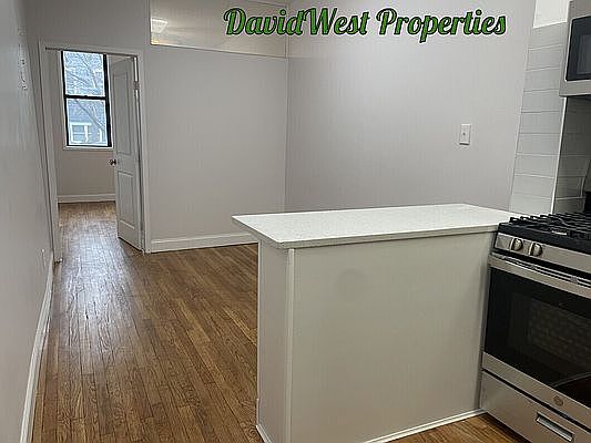 4th image of 693 6th Ave APT 1L