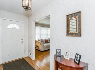 6 Woods Ln, Rye, NY 10580