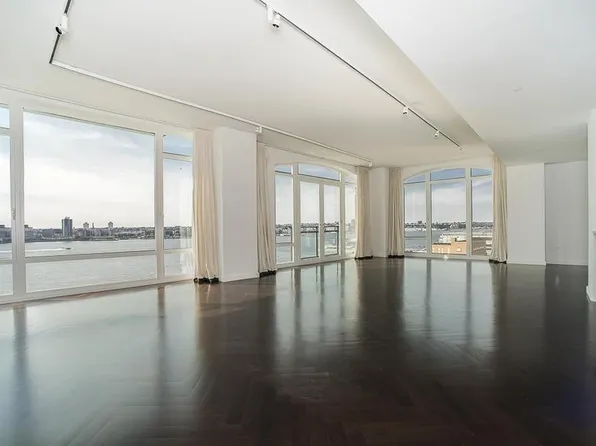 400 West 12th Street image 1 of 7