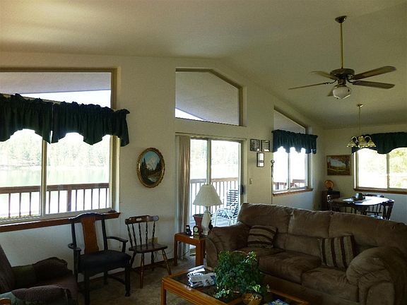4th image of 470 S Lake Dr