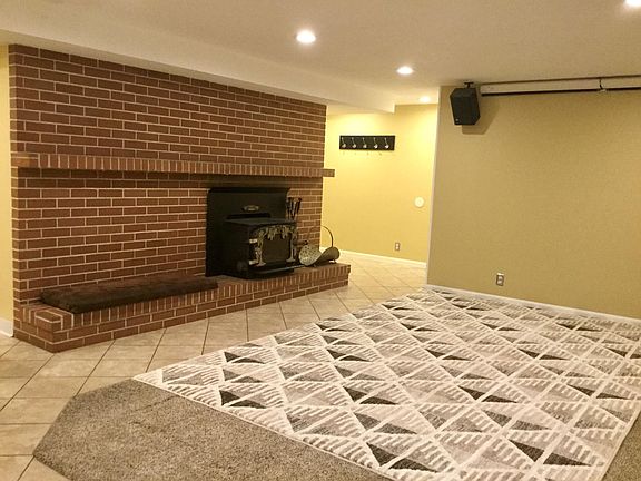 4th image of 2940 S Kenwood St #Basement