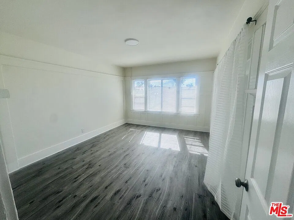 3 bed, 1.0 bath, 1200 sqft, $2,800 — Photo 2