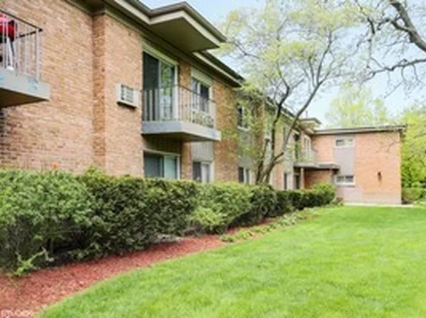 400 Green Bay Rd APT 106, Glencoe, IL 60022