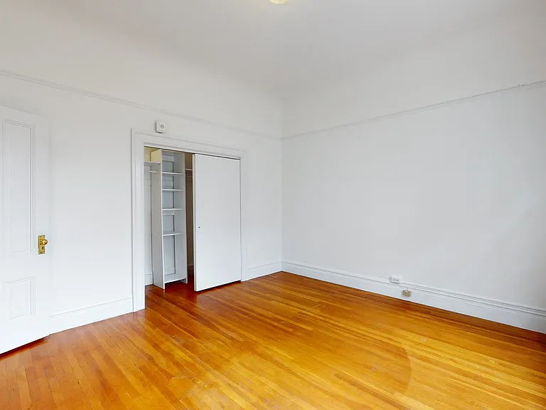 3097 Washington St #14 — Photo 5