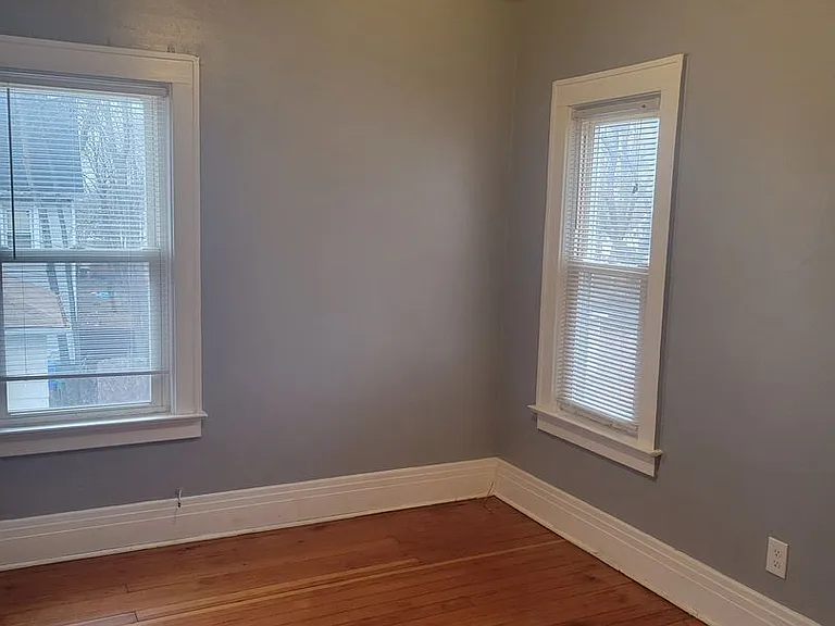 126 Flanders St — Photo 4