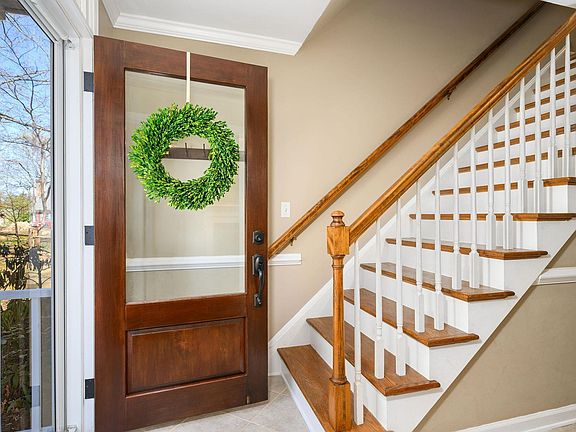 4th image of 334 N Bennington Rd