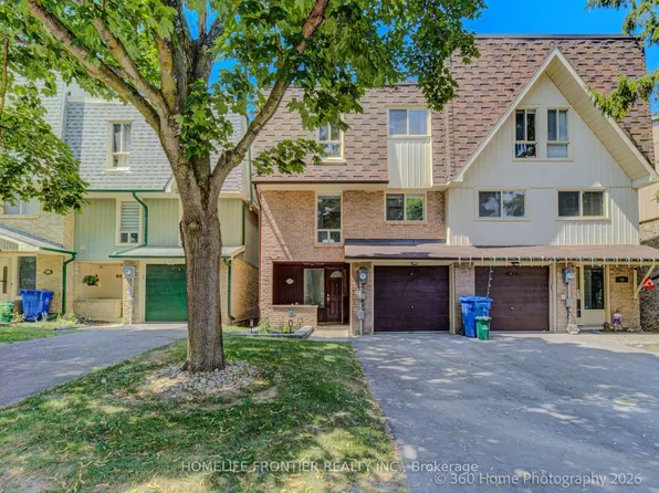 92 Poplar Cres W, Aurora, ON L4G 3L3