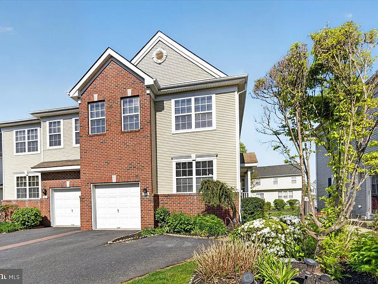 313 Fountayne Ln — Photo 40