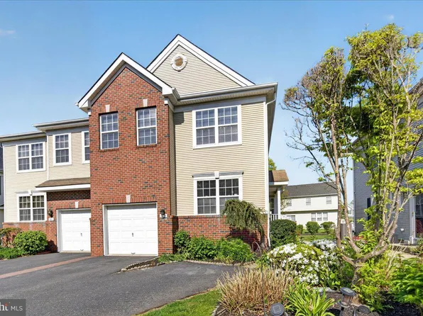 313 Fountayne Ln, Lawrence Township, NJ 08648
