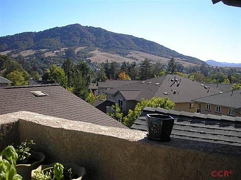Beckoning views are some of the many great reasons to live here...