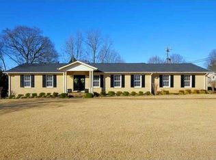 2301 Chickasaw Dr, Florence, AL 35630