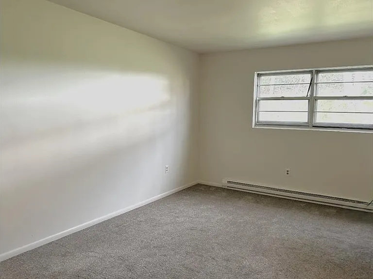 401 Colonial Dr #6 — Photo 12