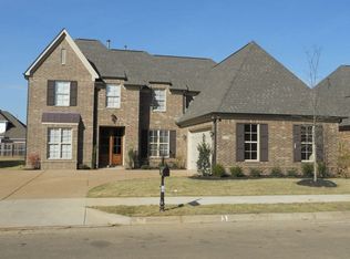 1333 Raindrop Dr, Collierville, TN 38017