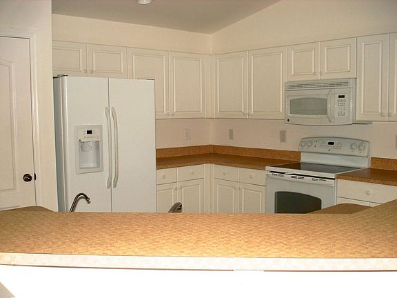 5th image of 311 Paisley Ave