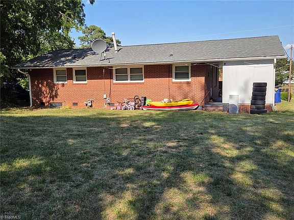 3rd image of 2812 Emerson St