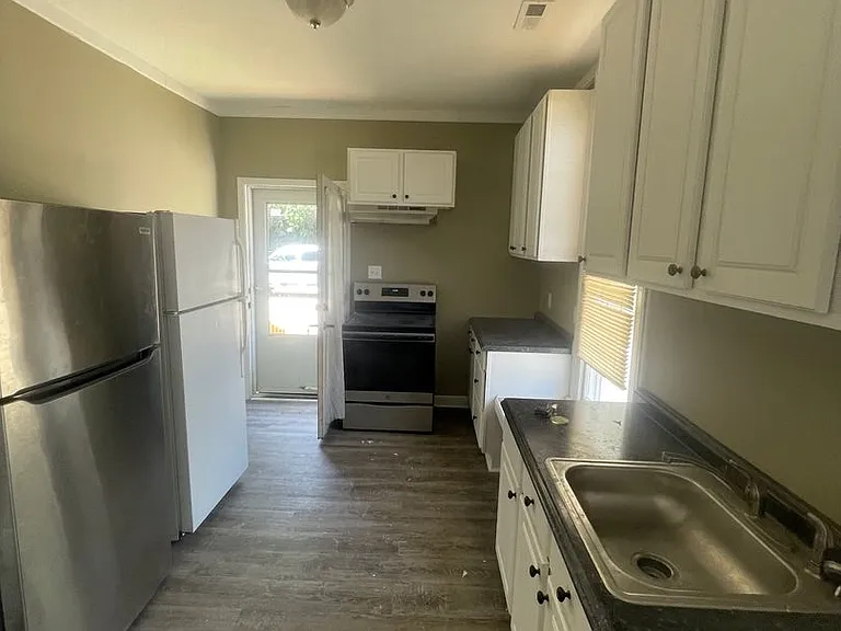 511 Lee St NE — Photo 4