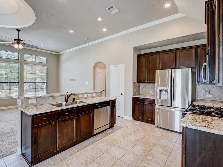 25151 Alina Ln — Photo 10