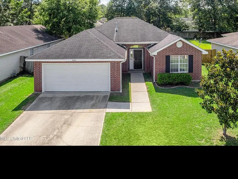 10483 Steeplechase Dr — Photo 1