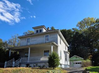63 Oak St, Delaware Water Gap, PA 18327