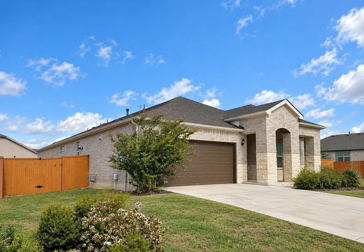 2 bed, 2.5 bath, 2066 sqft, $2,895 — Photo 3