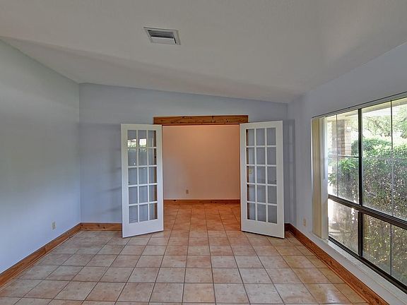 4th image of 701 Sunbury Ct