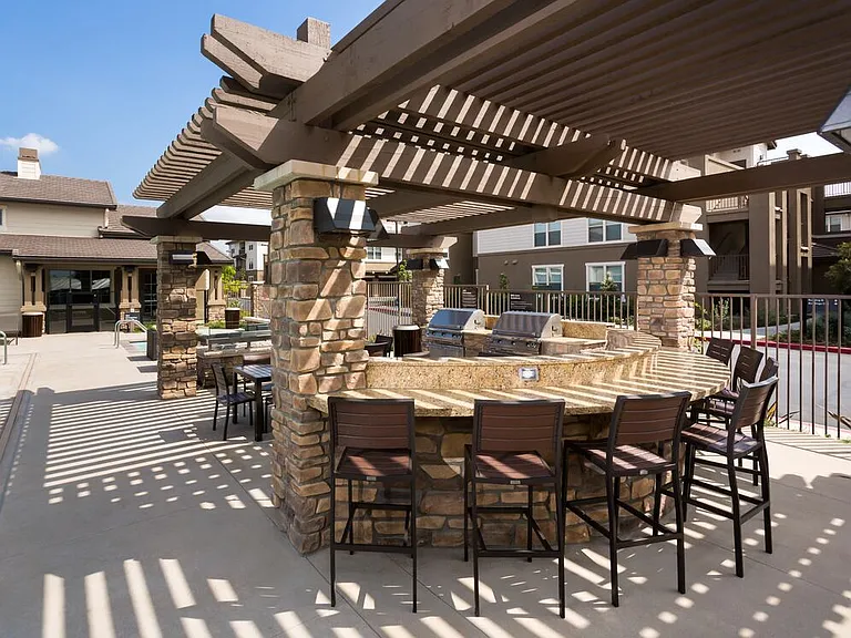 Poolside Lounge