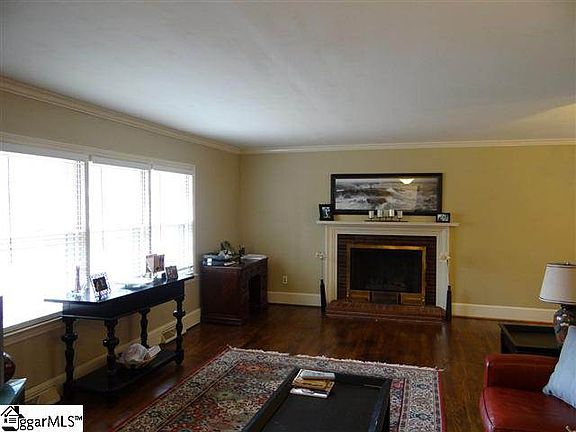 2nd image of 203 Lake Fairfield Dr