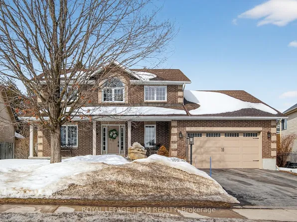 22 Renshaw Ave, Ottawa, ON K2S 1G9