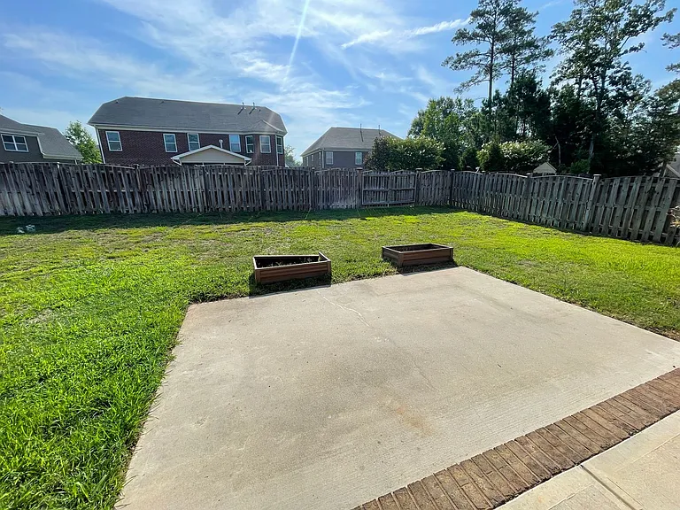 654 Dutchmans Creek Trl — Photo 36