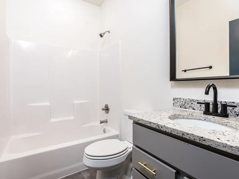 2885 N Oliver St — Photo 11