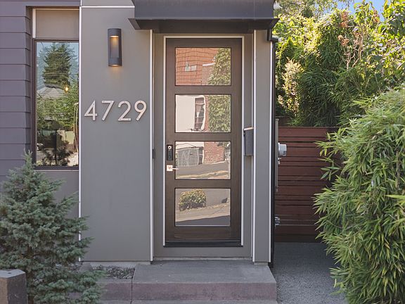 2nd image of 4729 N Congress Ave