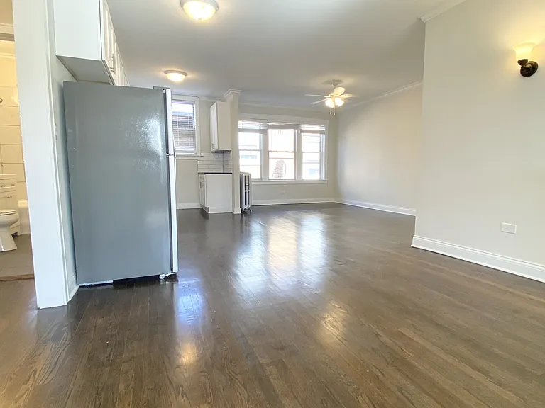 7239 N Sheridan Rd #2 — Photo 3