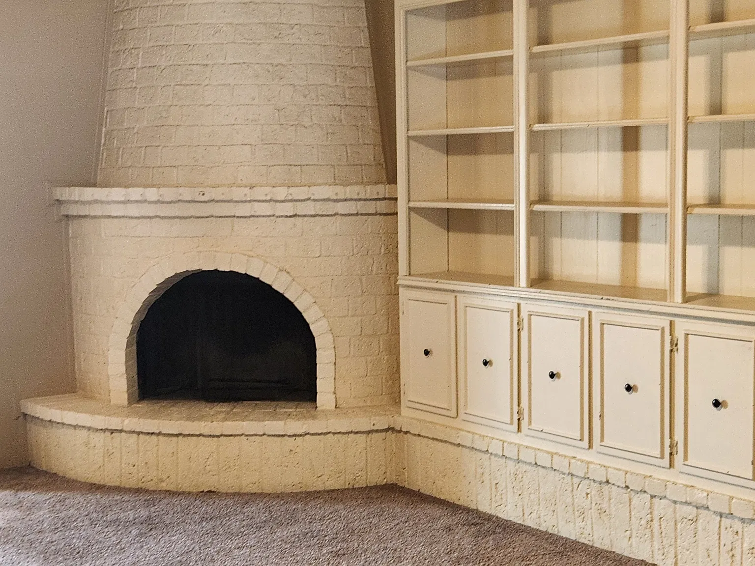 3 bed, 1832 sqft, $2,000 — Photo 1