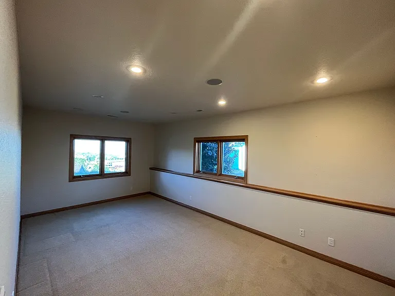 1124 Alta Vista Dr — Photo 34