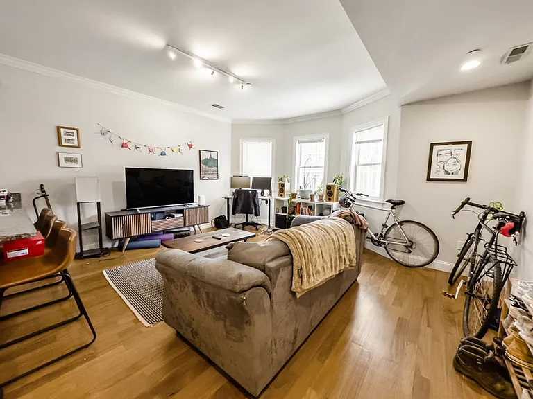123 Webster Ave #1 — Photo 7