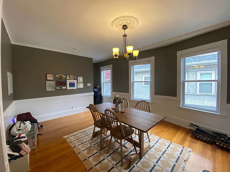 Dining Room (12' x 16')