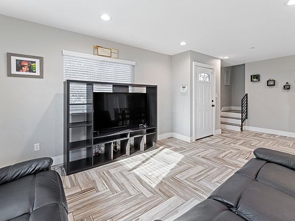 4th image of 5932 S Woodlawn Ave