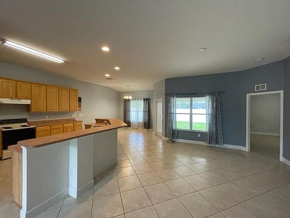 4th image of 61 Buttonworth Dr #B
