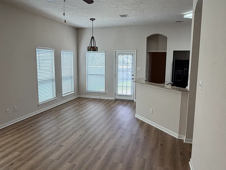 2738 Silver Oak Dr — Photo 7