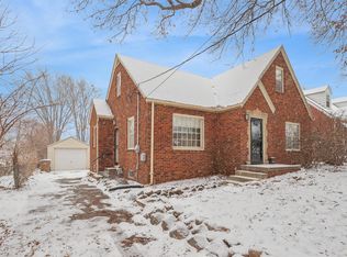 829 7th St, West Des Moines, IA 50265