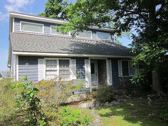 3rd image of 680 Bay Quarter Dr
