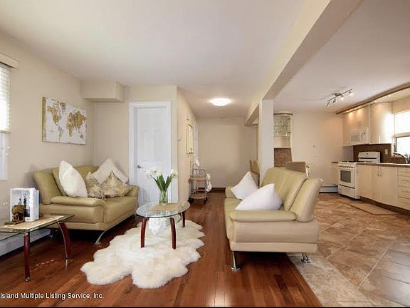 3rd image of 100 Goodall St